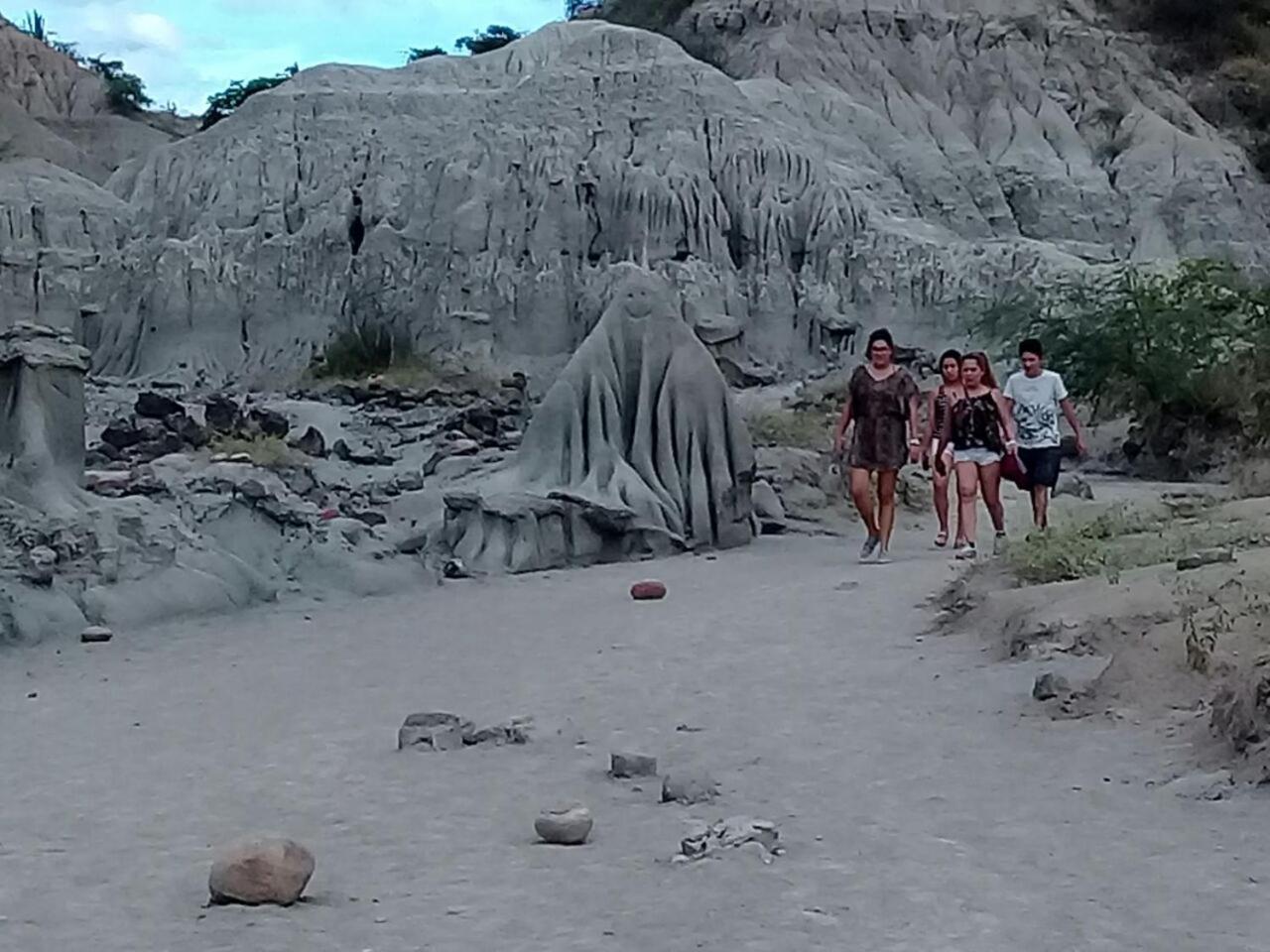 Posada Turistica Noches De Saturno Villavieja Kültér fotó